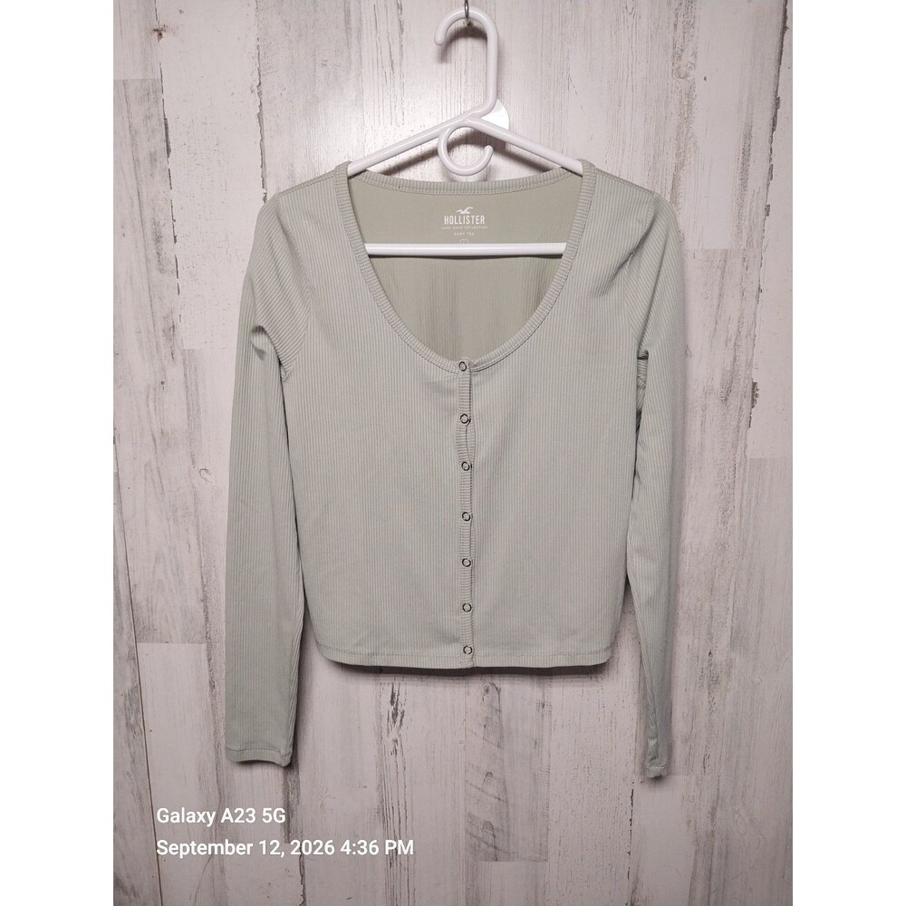 Hollister Must Have Baby Tee Large Green Ribbed Long Sleeve Crop Top